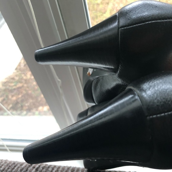 GORGEOUS Black Leather Matisse Booties. - Picture 4 of 8